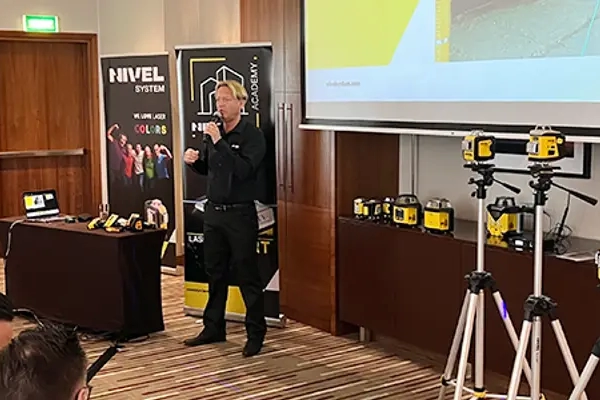 СУЧАСНІ ВИМІРЮВАЛЬНІ РІШЕННЯ – НАВЧАННЯ ДИСТРИБ'ЮТОРСЬКОЇ МЕРЕЖІ В ПОЛЬЩІ